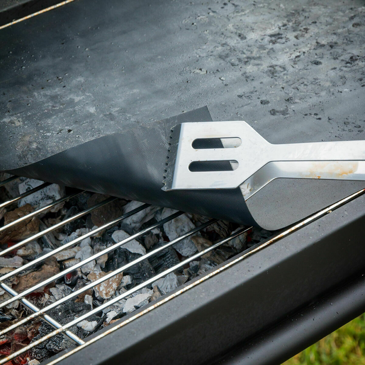 Pack Zusammenklappbarer Holzkohlegrill aus Edelstahl und Grill- und Backmatte InnovaGoods - Thumbnail 8