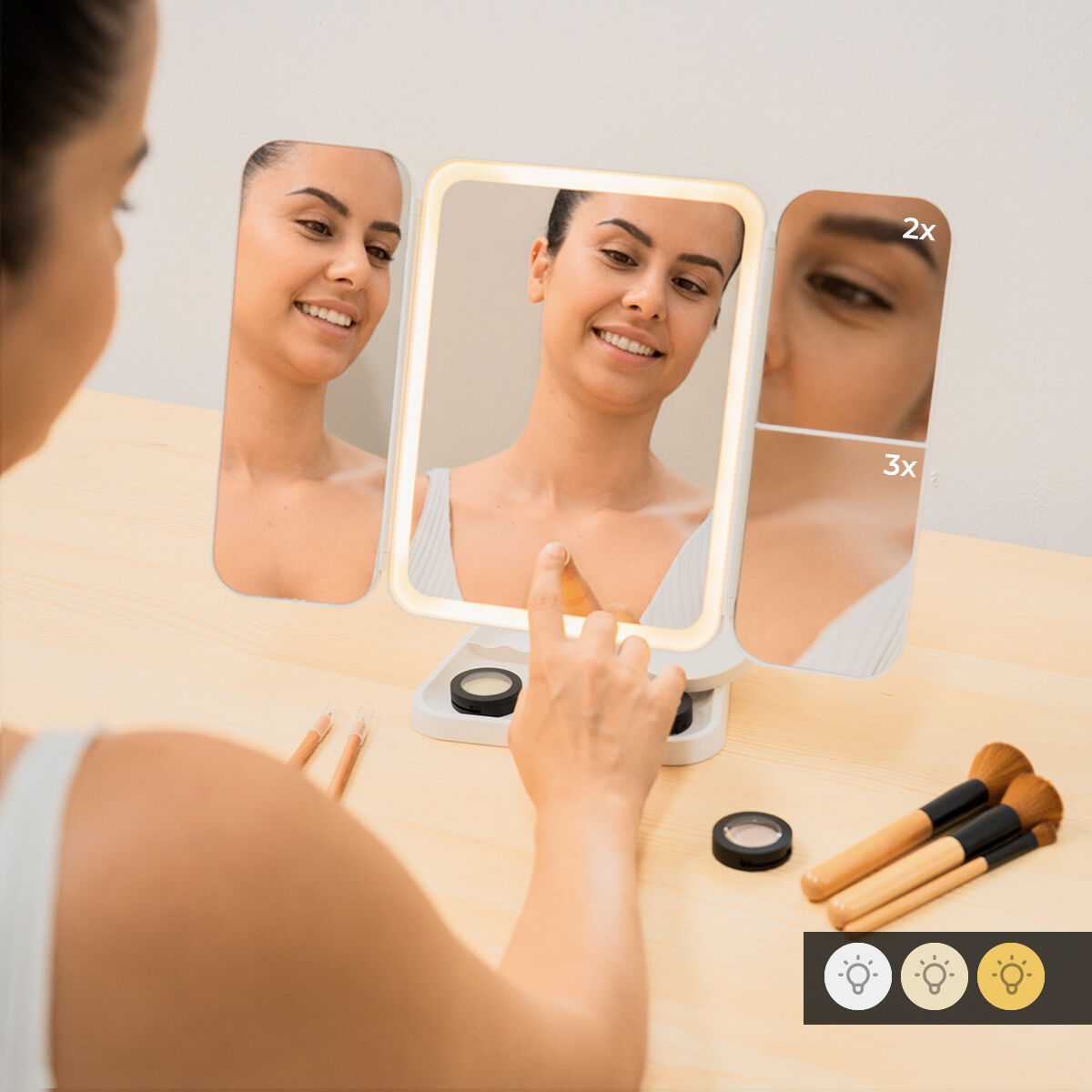 Alternativní obrázok produktu Rechargeable Triptych Makeup Mirror with Magnification and LED Light Miled InnovaGoods
