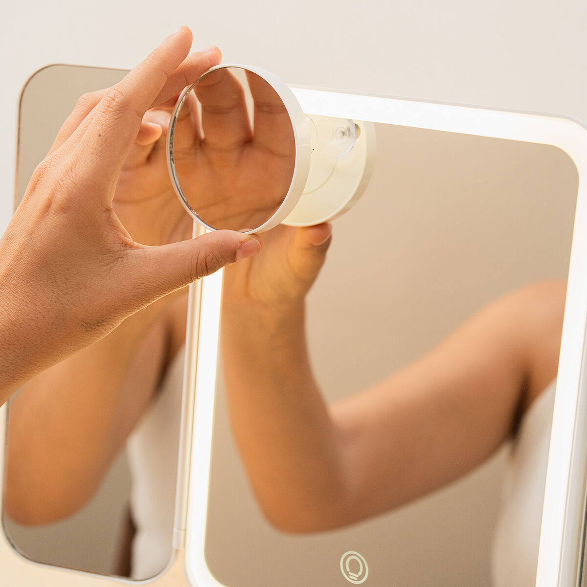 obrázok produktu Rechargeable Triptych Makeup Mirror with Magnification and LED Light Miled InnovaGoods