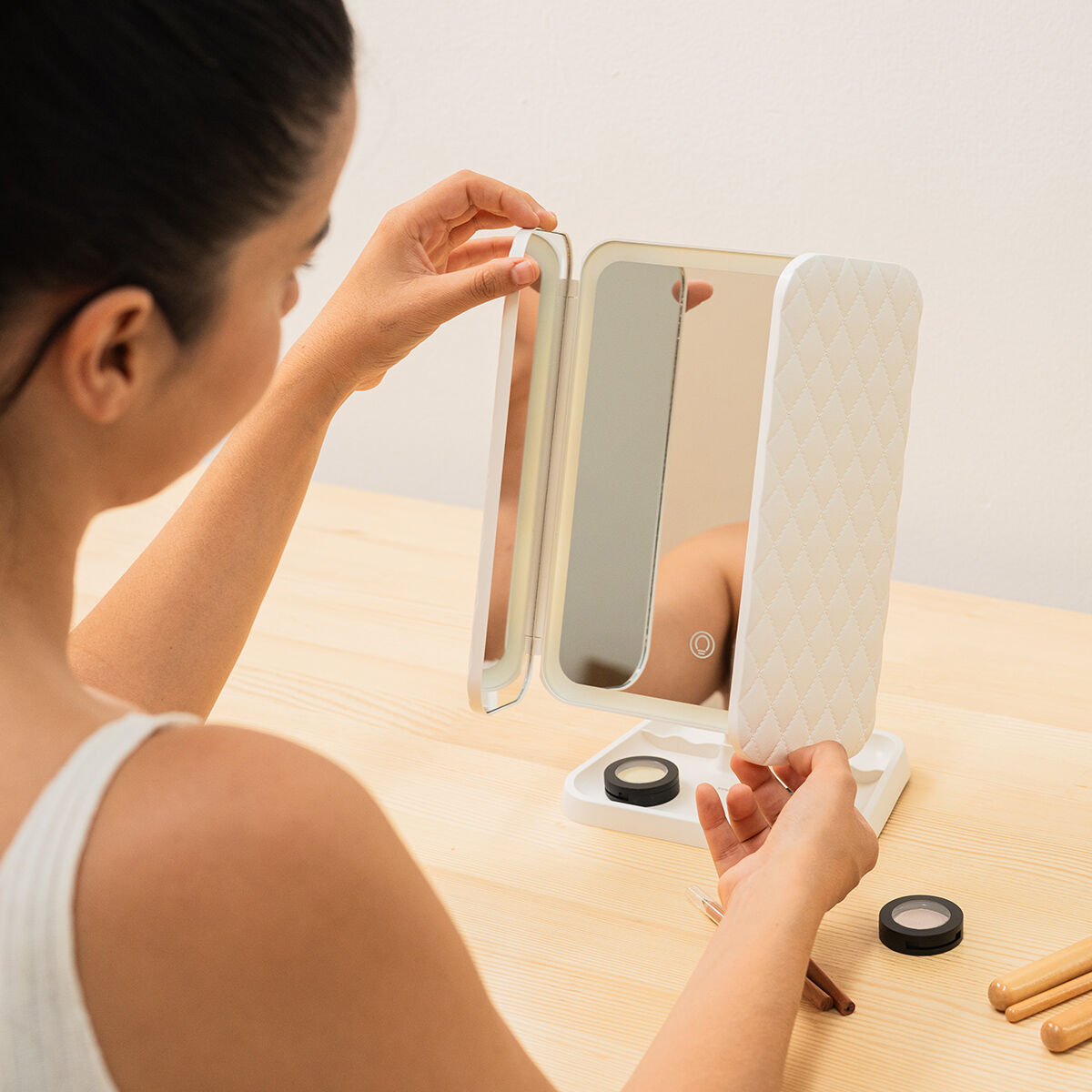 obrázok produktu Rechargeable Triptych Makeup Mirror with Magnification and LED Light Miled InnovaGoods